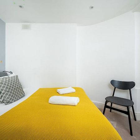 Sleek Flat With Communal Courtyard London Exterior photo