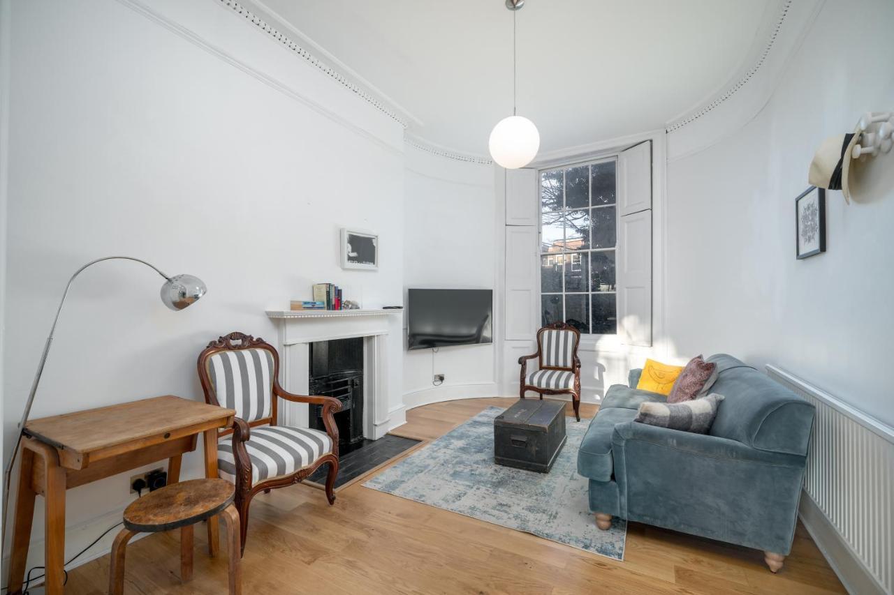 Sleek Flat With Communal Courtyard London Exterior photo