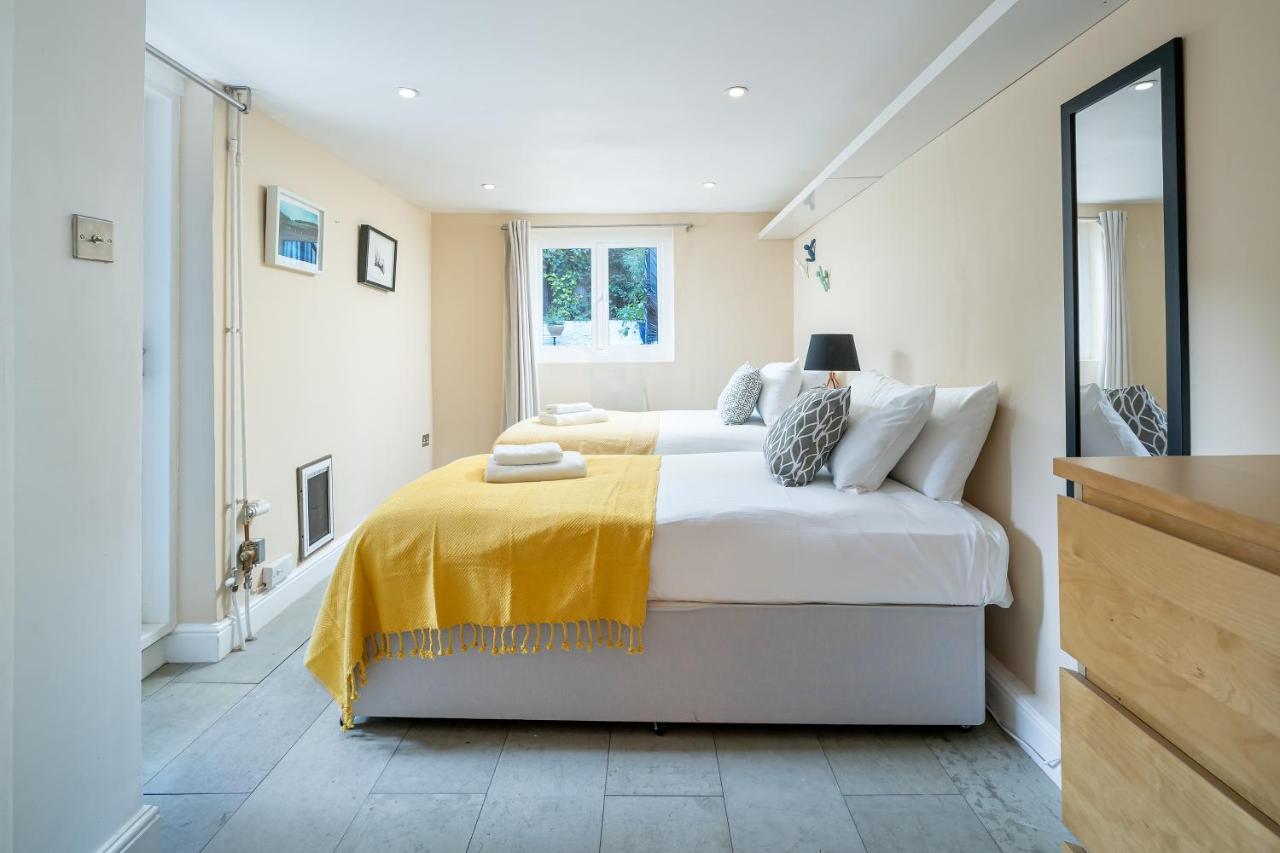Sleek Flat With Communal Courtyard London Exterior photo